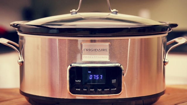 Frigidaire Professional 7-Quart Programmable Slow Cooker