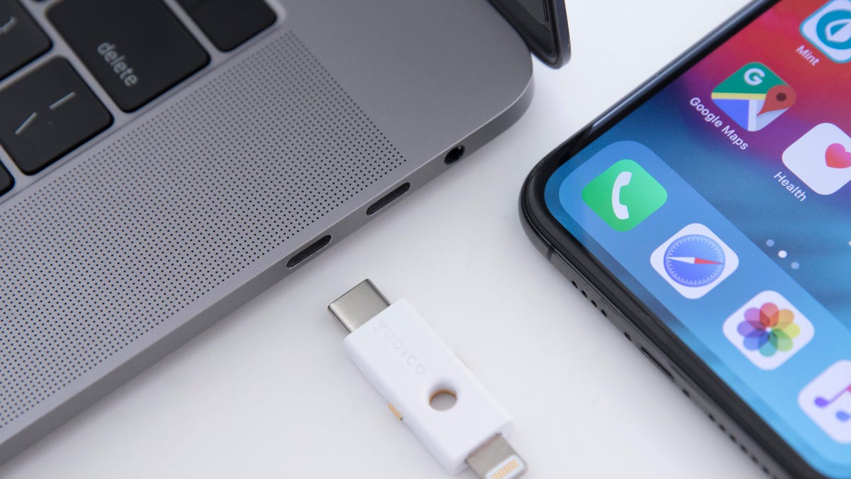 The YubiKey for Lightning supports Apple's proprietary iPhone and iPad port on one end and the USB-C port common on Android phones and PCs on the other end.
