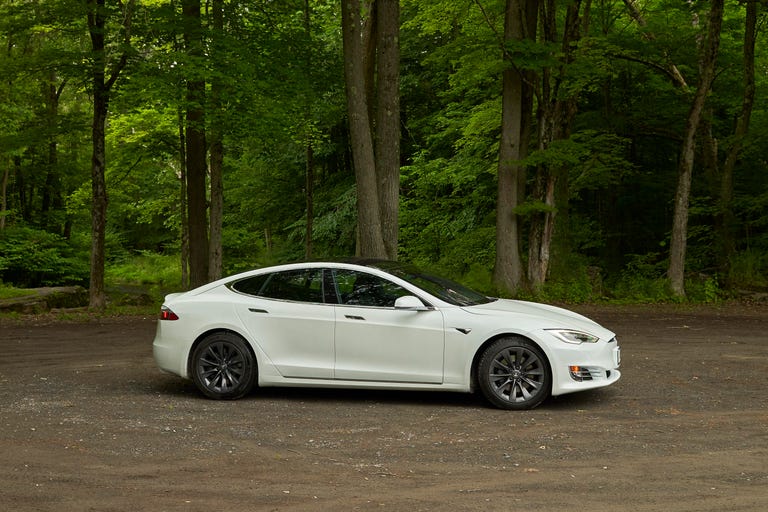 maat maag kijken Tesla Model S review: Subtle changes mean big things for Tesla's premier  sedan. - CNET