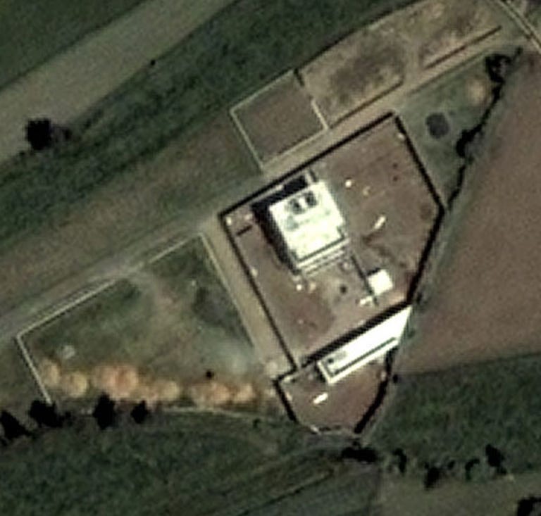 A DigitalGlobe close-up from 2005 shows the compound in earlier times.