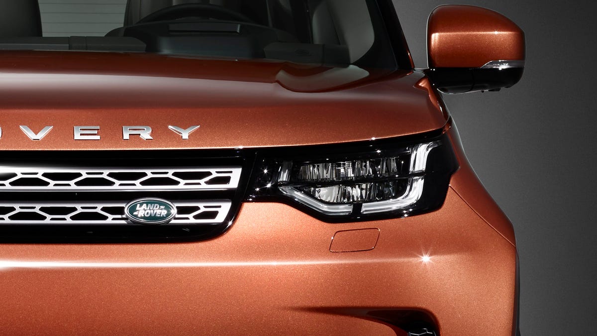 2017-land-rover-discovery-tease-2.jpg