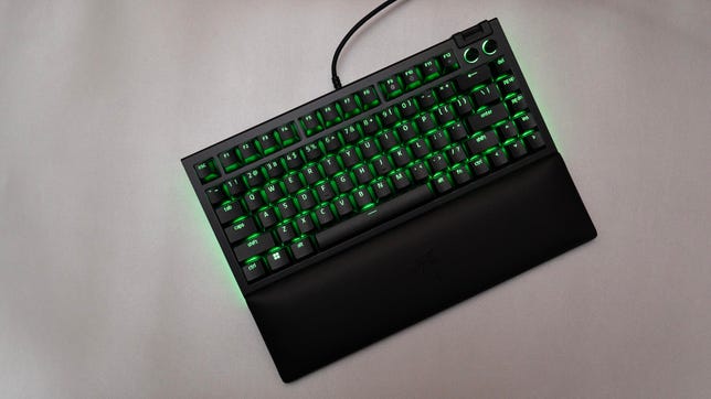 Razer BlackWidow V4 75% Review: Hot-Swappable Switches From a Familiar  Brand - CNET