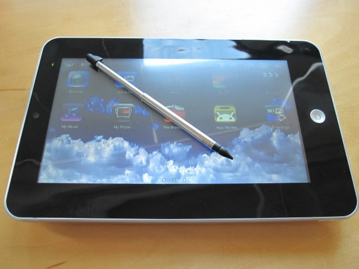 Photo of Maylong M-150 Android tablet.