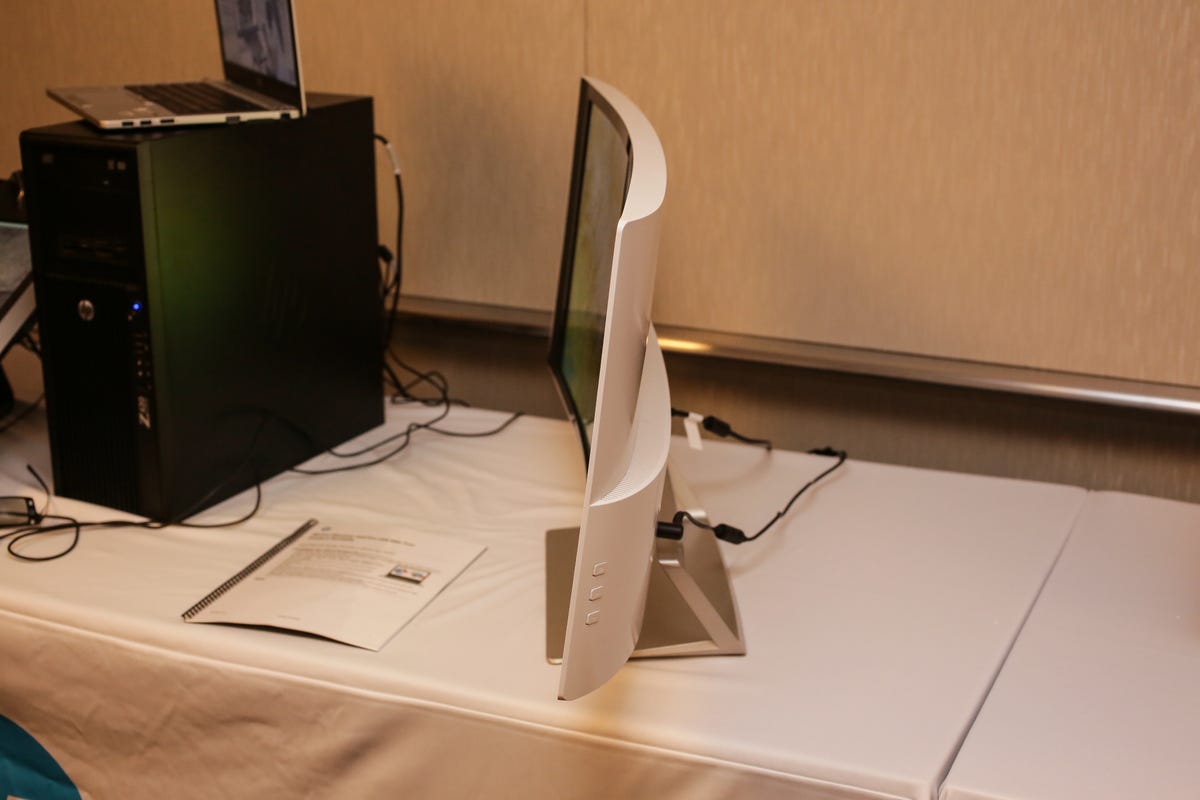 hp-ces-preview-photos-monitors-08.jpg