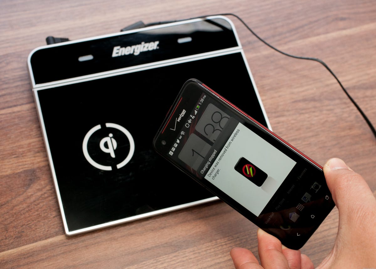 Energizer_Dual_Inductive_Charger_34831930_02.jpg