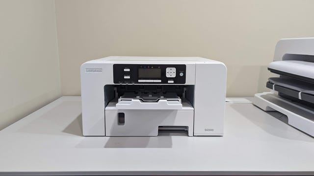 The Sawgrass SG500 white printer