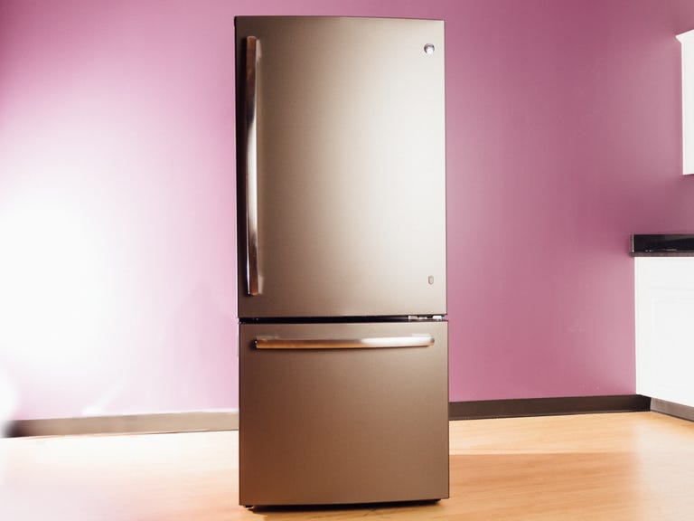 ge-gde21emkes-bottom-freezer-refrigerator-product-photos-2.jpg