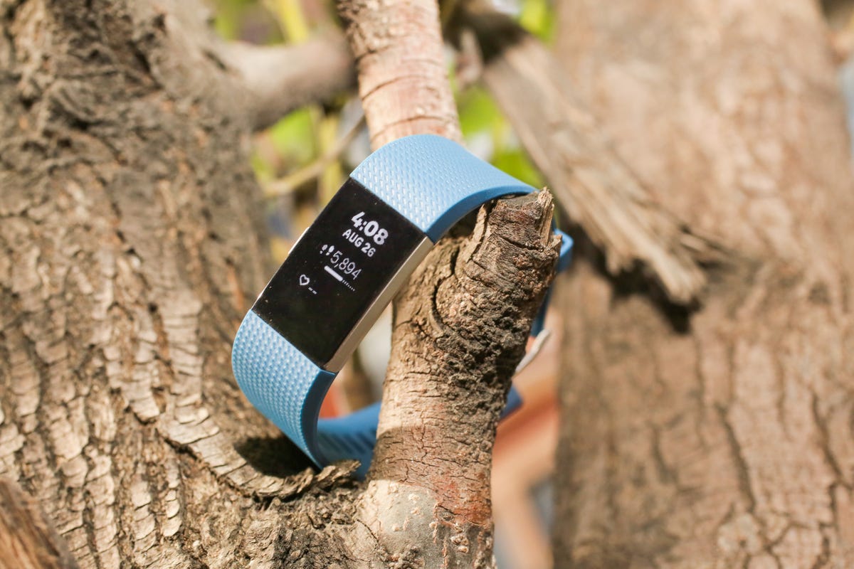 fitbit-charge-2-outside04.jpg