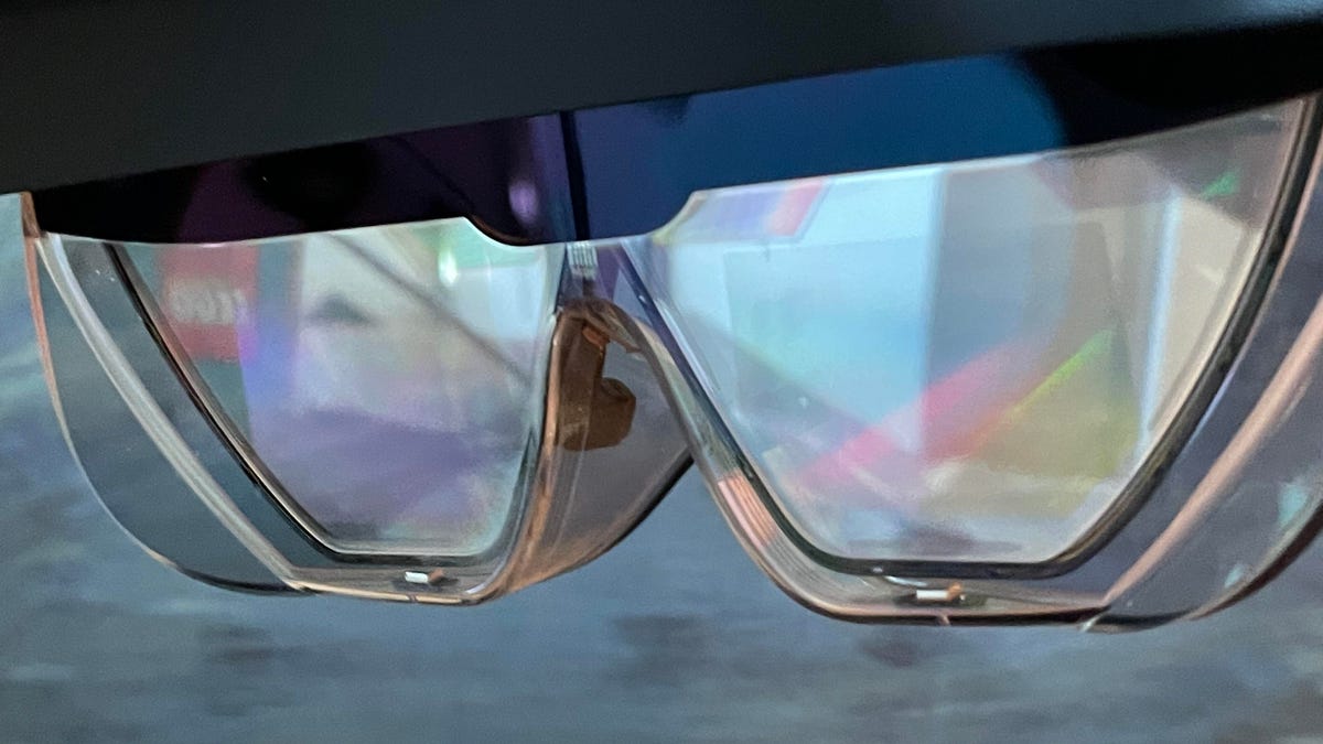 Qualcomm and Microsoft are partnering on for future AR - CNET