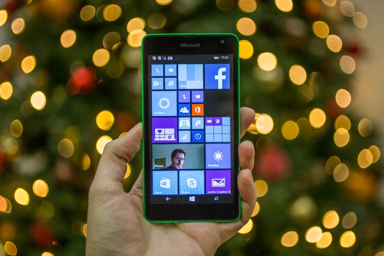 Microsoft Lumia 535 review: Microsoft's first Lumia phone tries a bit too  hard to be cheap - CNET