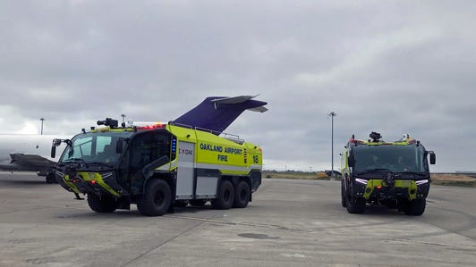 oakland-airport-firetruck-1
