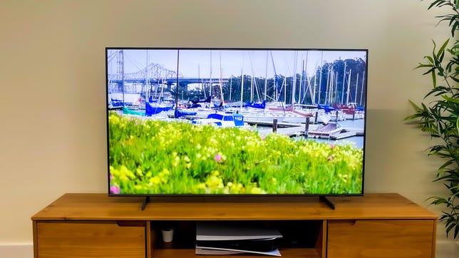 Samsung Q60B TV Review: Slim, Stylish and Surprisingly Bright - CNET