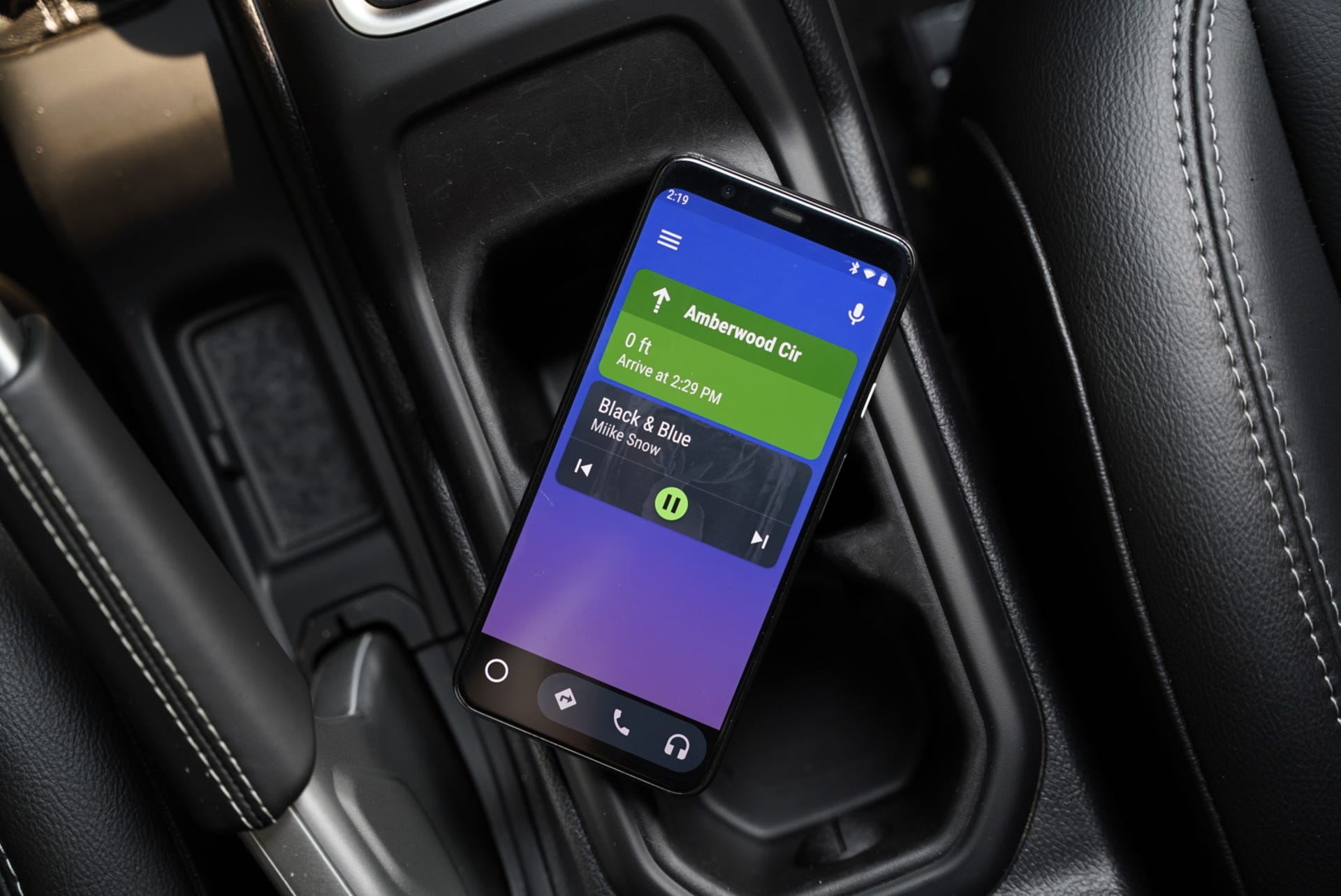 5 safe places to put your smartphone while driving - CNET