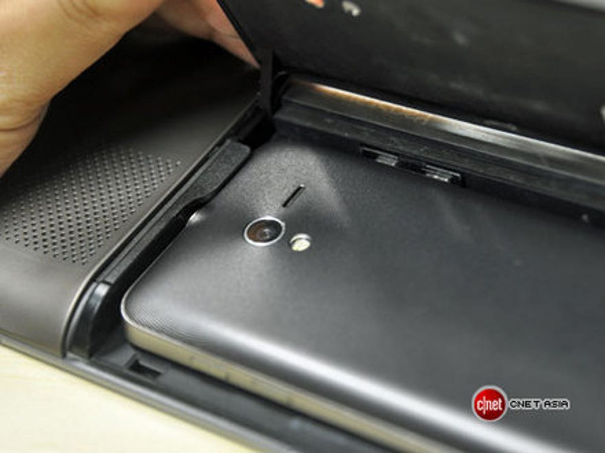 Asus PadFone and tablet closeup