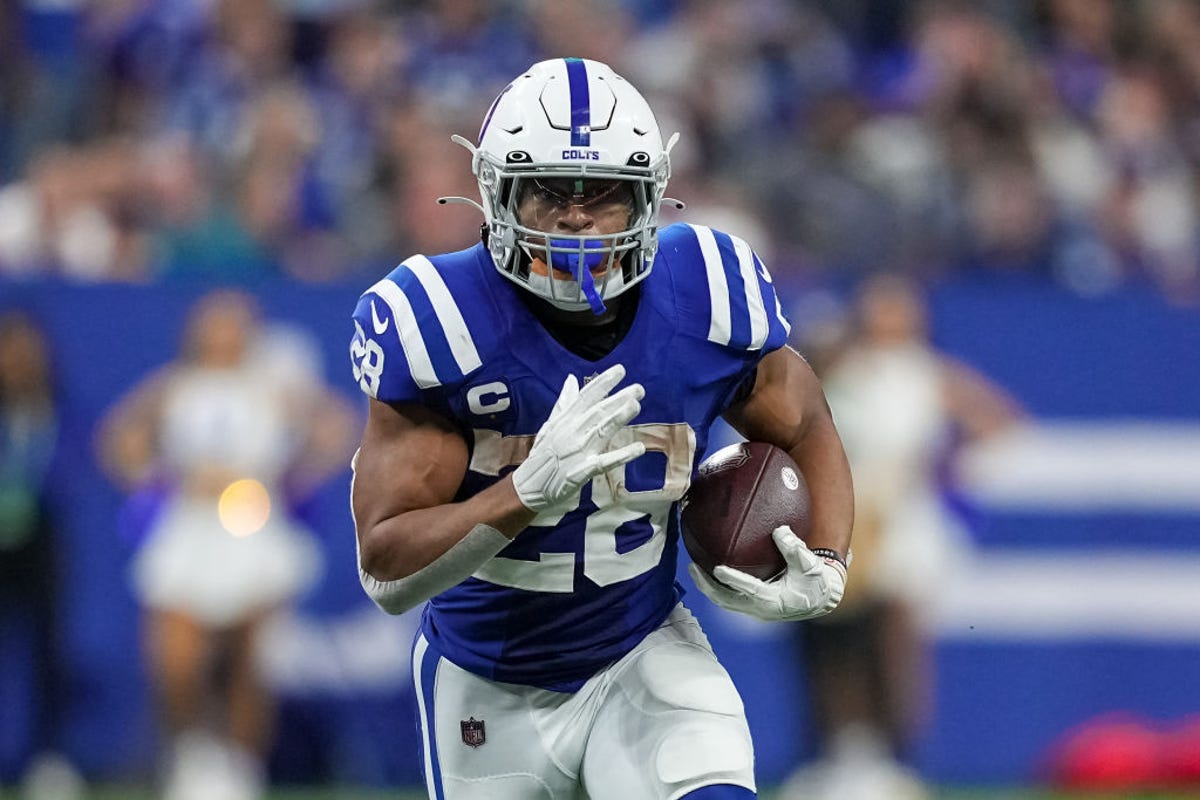Indianapolis Colts running back Jonathan Taylor carries the ball