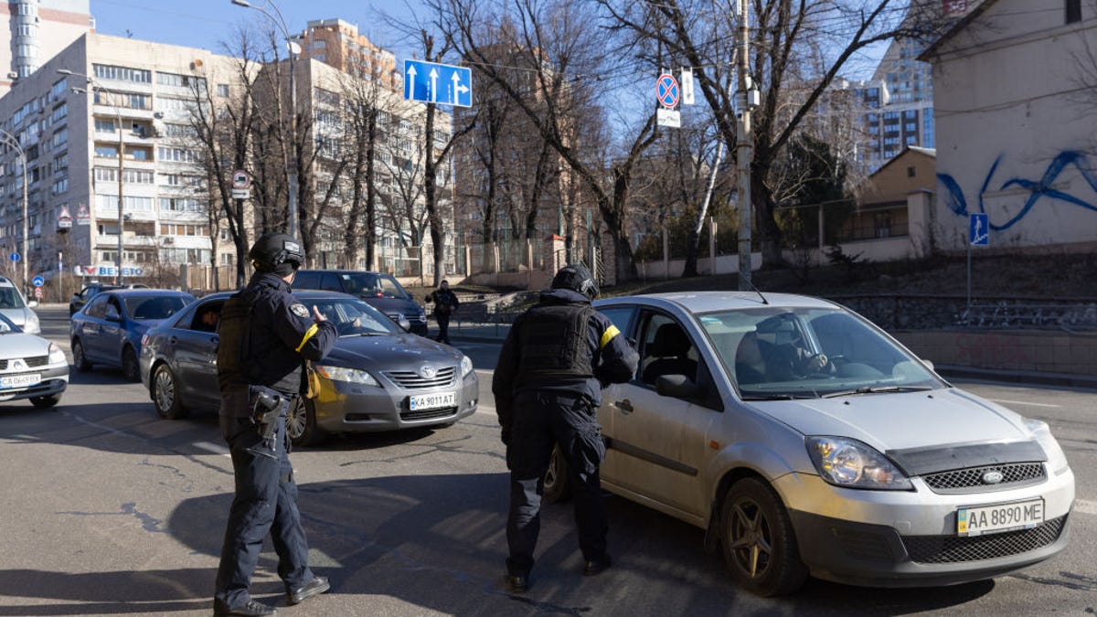 Ukraine traffic stop (Getty)