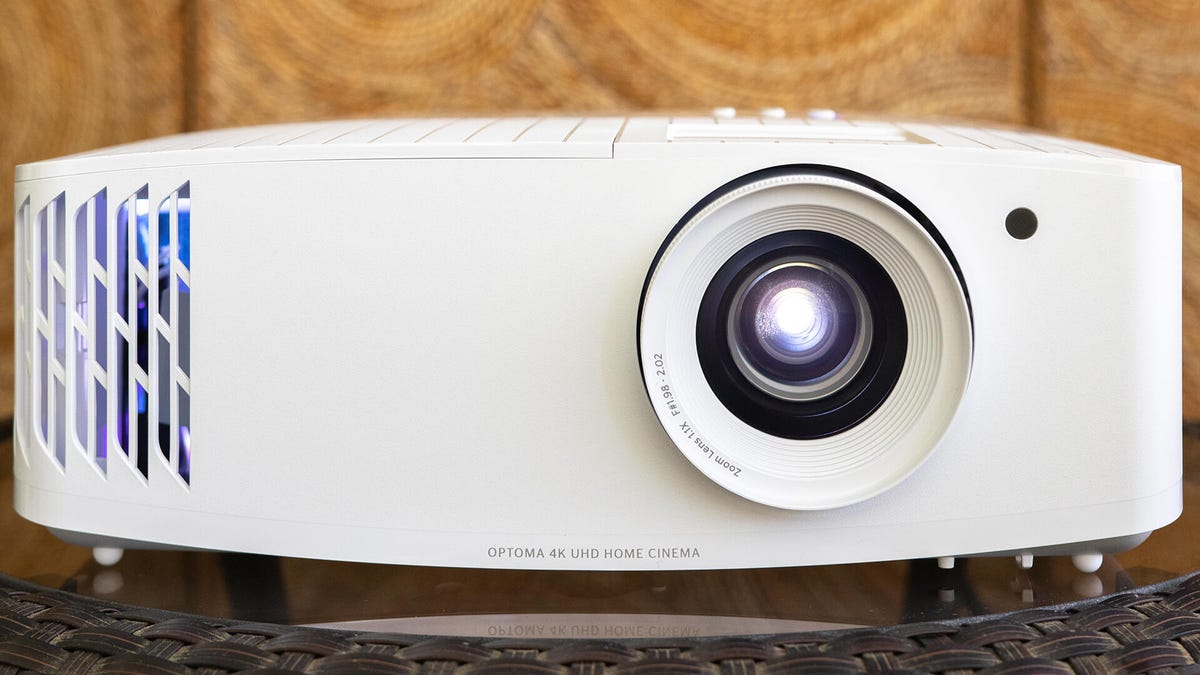 Vergelding Demon zoogdier Optoma UHD35 projector review: Fabulous 4K picture for the price - CNET
