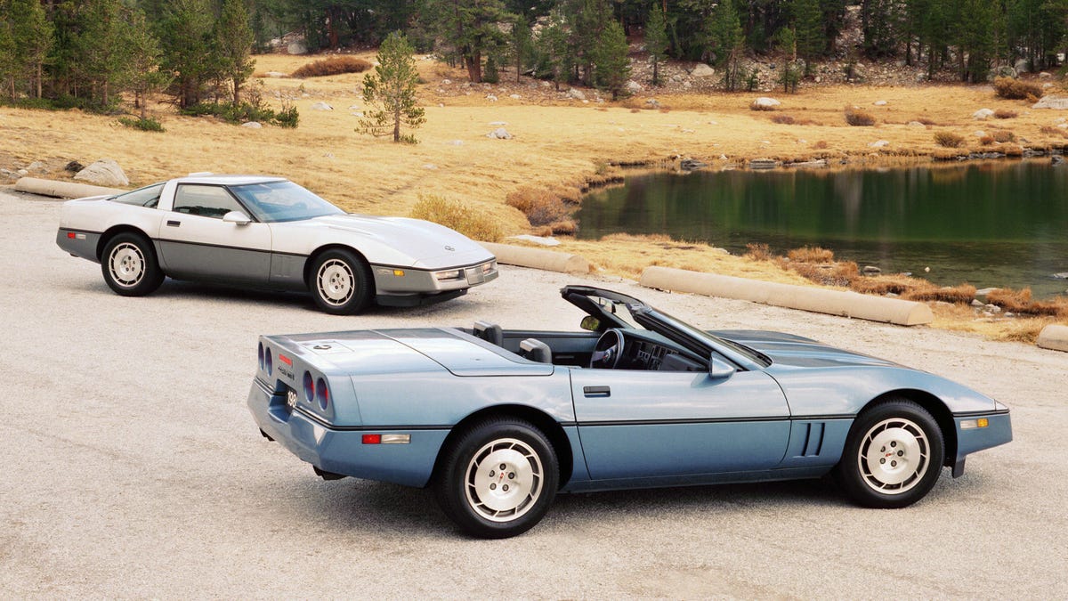 1986-chevrolet-corvette-coupe-and-convertible-1