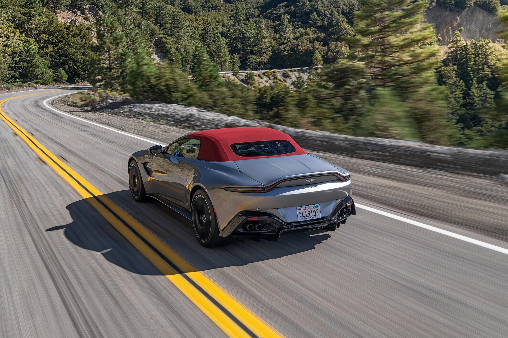 2021 Aston Martin Vantage Roadster top up