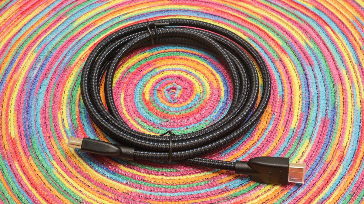 01-amazon-basics-woven-hdmi-cable