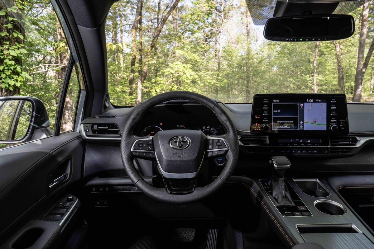 2022 Toyota Sienna Woodlands Edition