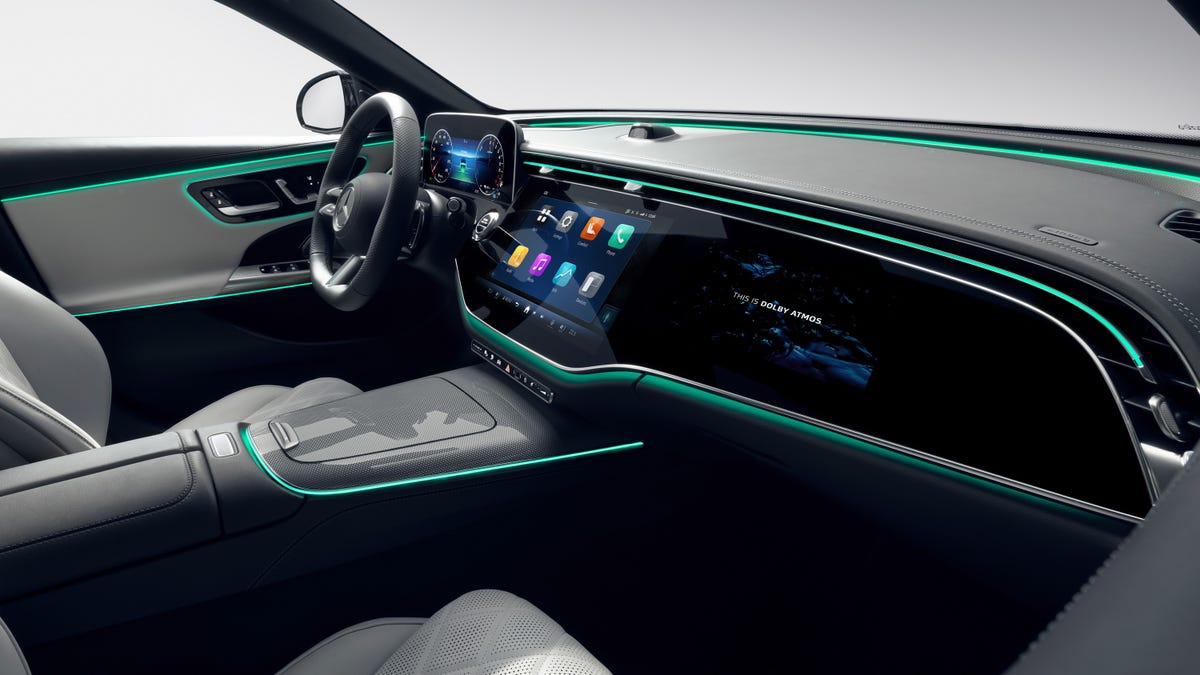 2024 Mercedes-Benz E-Class Superscreen