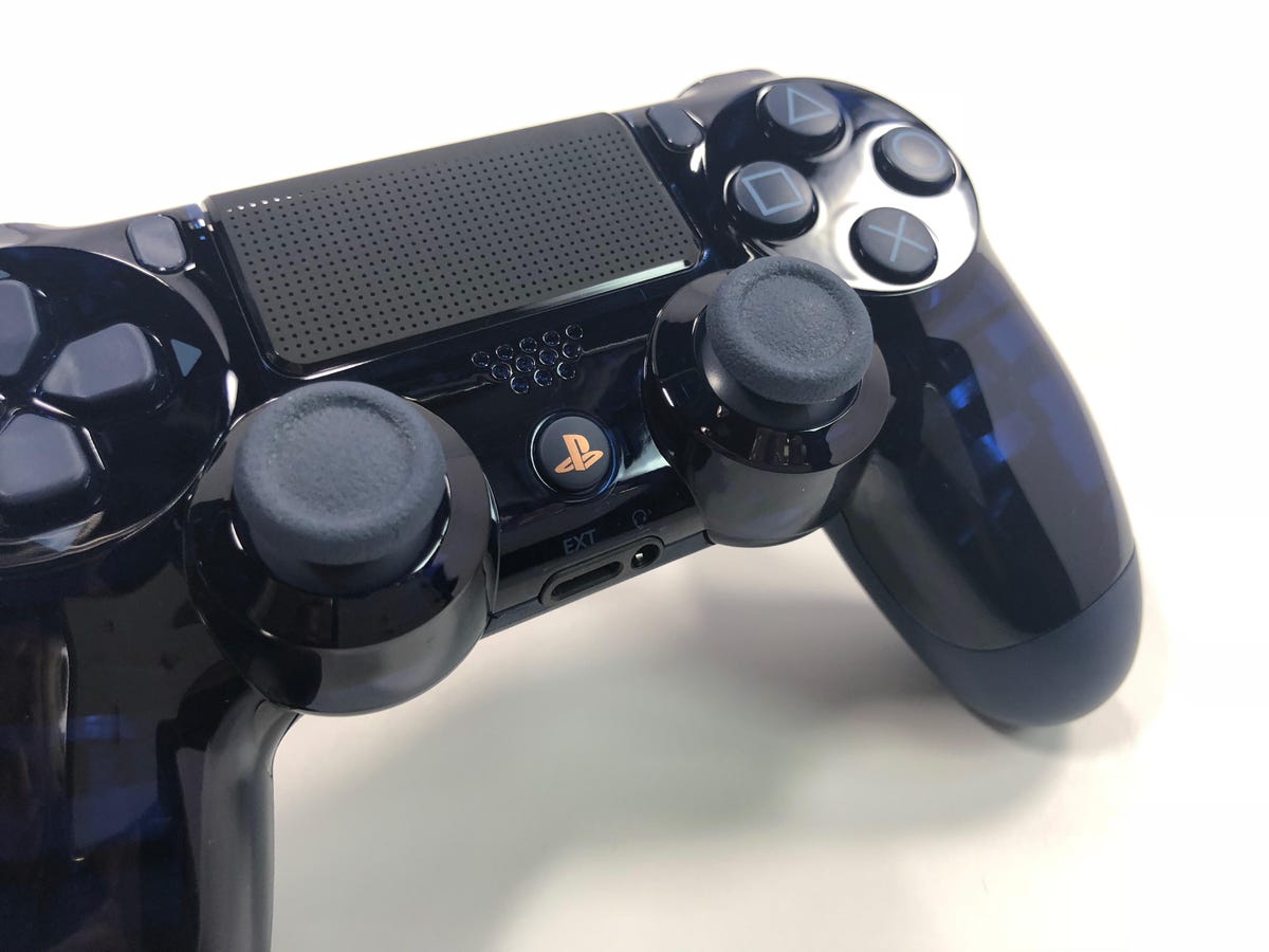 ps4-pro-500m-controller-1
