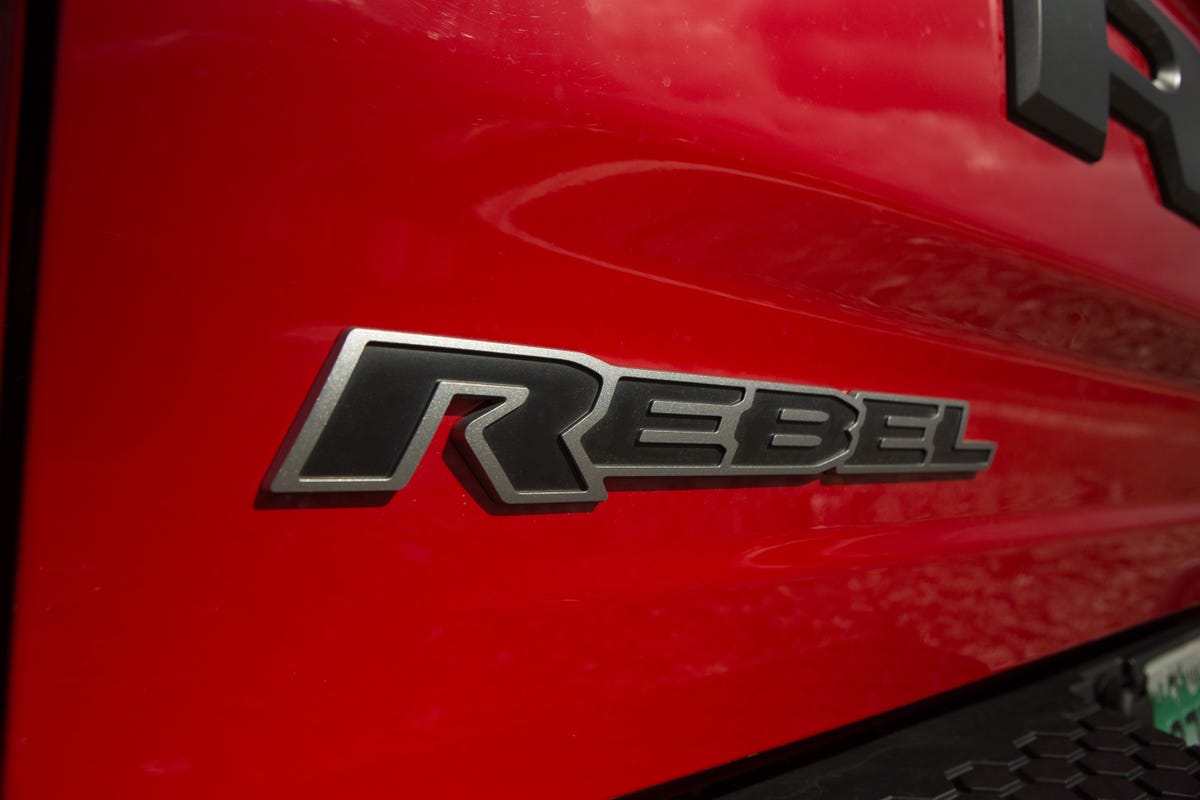 2016-ram-1500-rebel-crew-cab-48.jpg