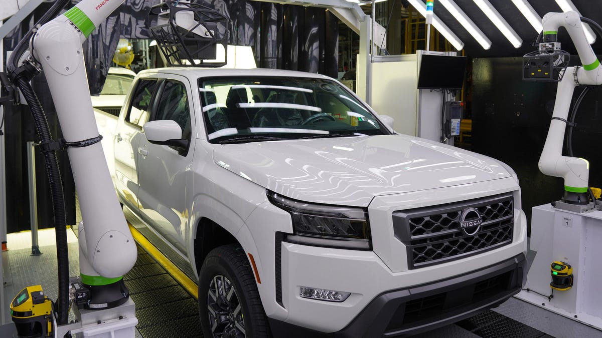2022 Nissan Frontier Production - assembly line
