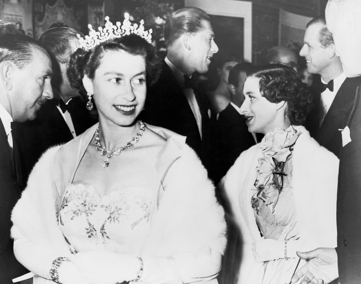 queen-elizabeth-2-1954.jpg