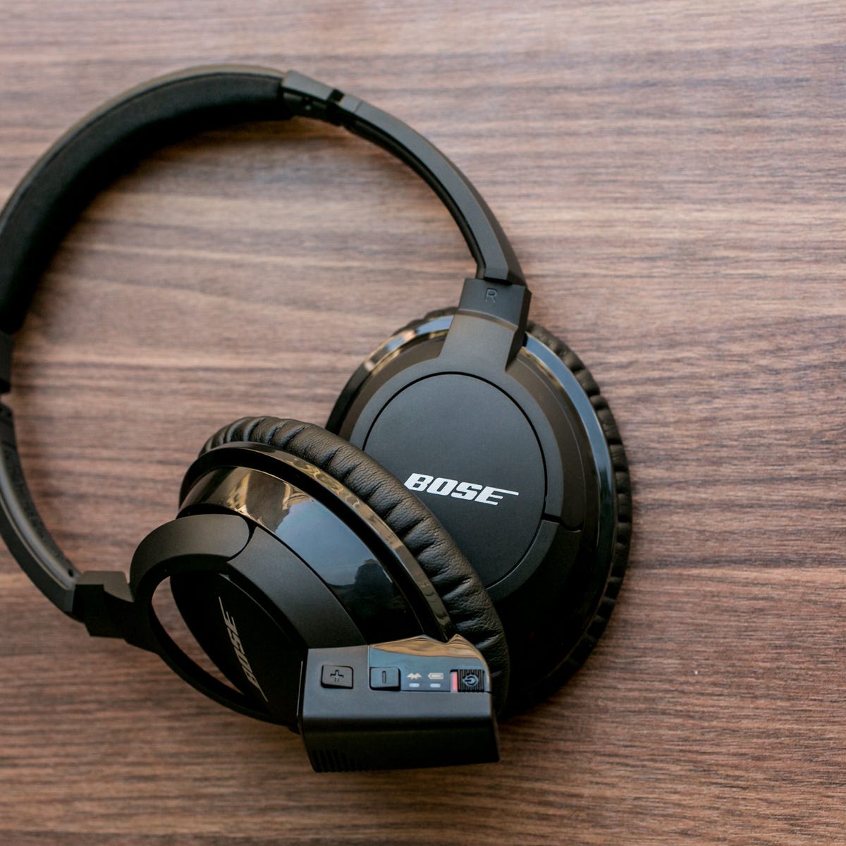 Bose SoundLink Around-Ear Bluetooth Headphones (formerly Bose AE2w) review:  Expensive but impressive (for Bluetooth) - CNET