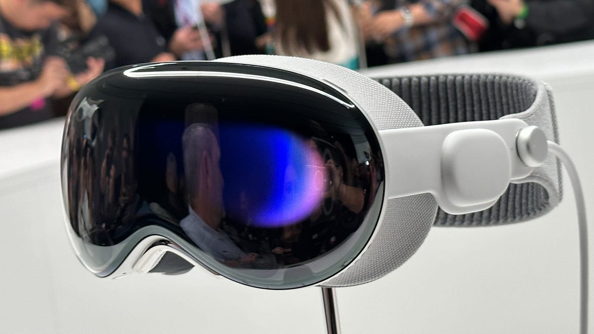 Vision Pro: Apple's Ambitious VR/AR Headset Emerges at WWDC, Arrives in  2024 - CNET