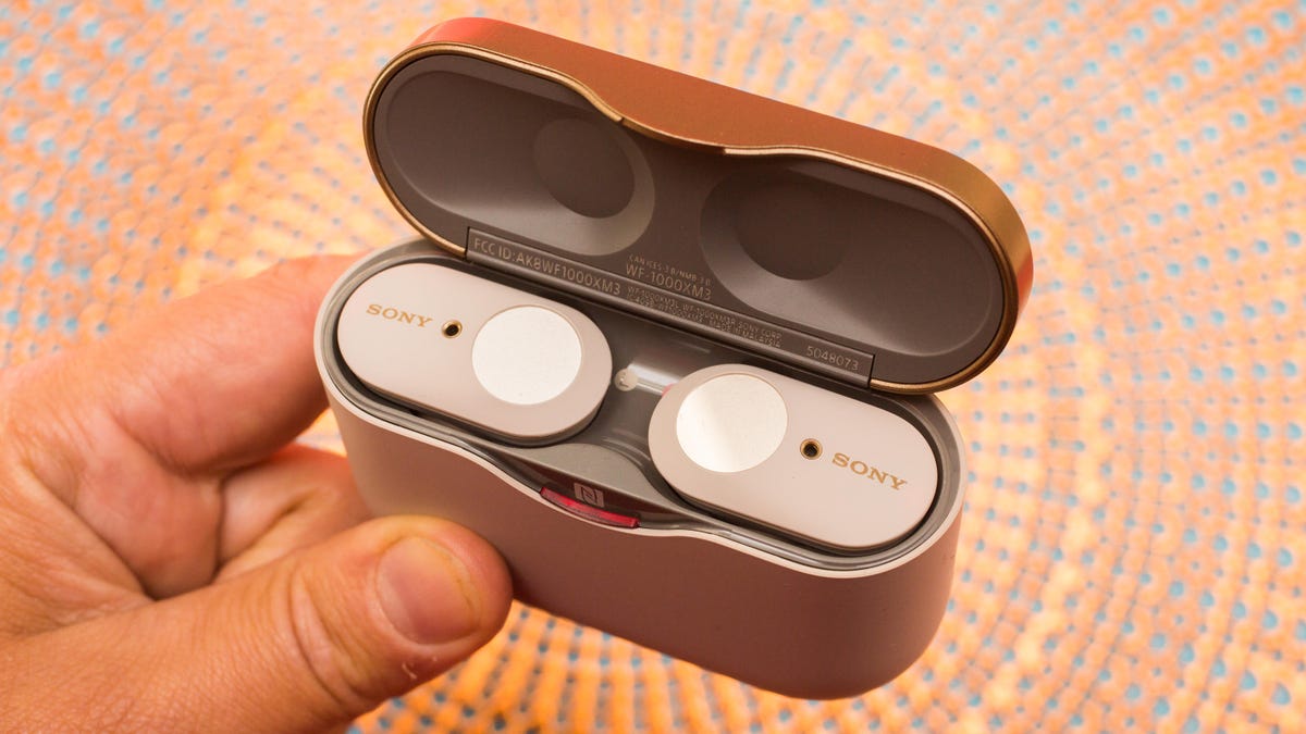 Sony WF-1000X review: Better-than-AirPod sounds comes with compromises -  CNET