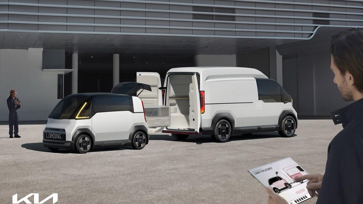 Kia PV1 receiving cargo from a PV7 Purpose Beyond Vehicle concept