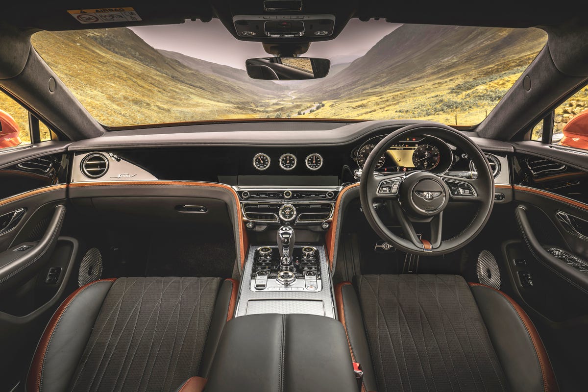 Interior of the Bentley Flying Spur Speed, including the dashboard