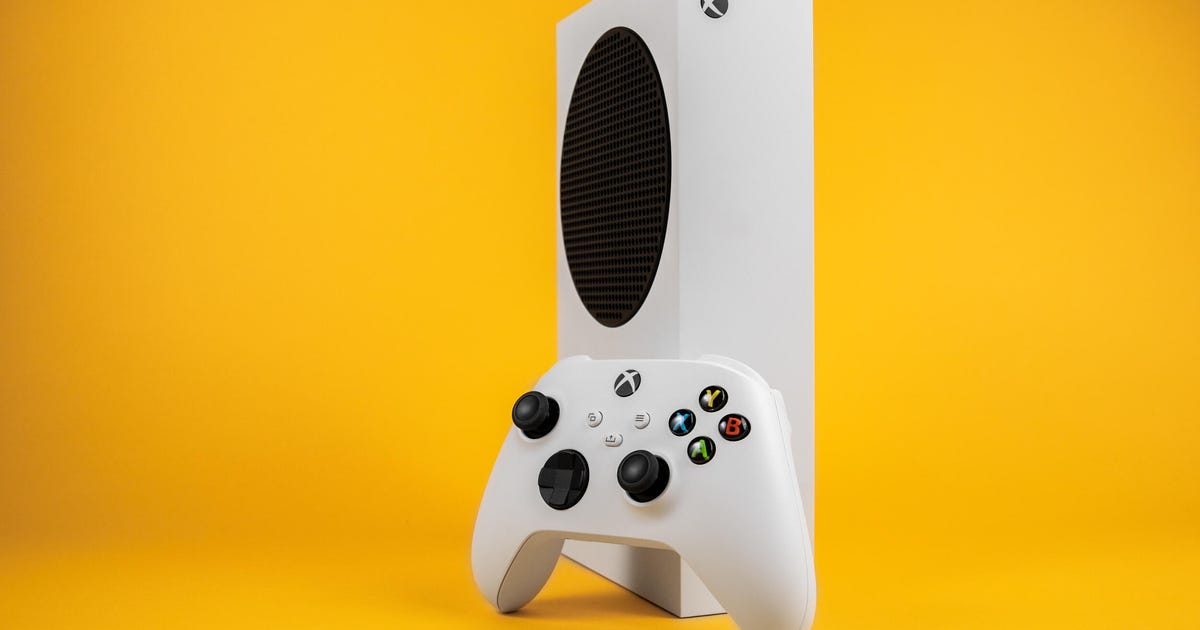 Adorama Drops the Xbox Series S Back Down to All-Time Low of $250