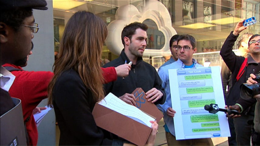 Ethical manufacturing petition delivered to San Francisco Apple Store