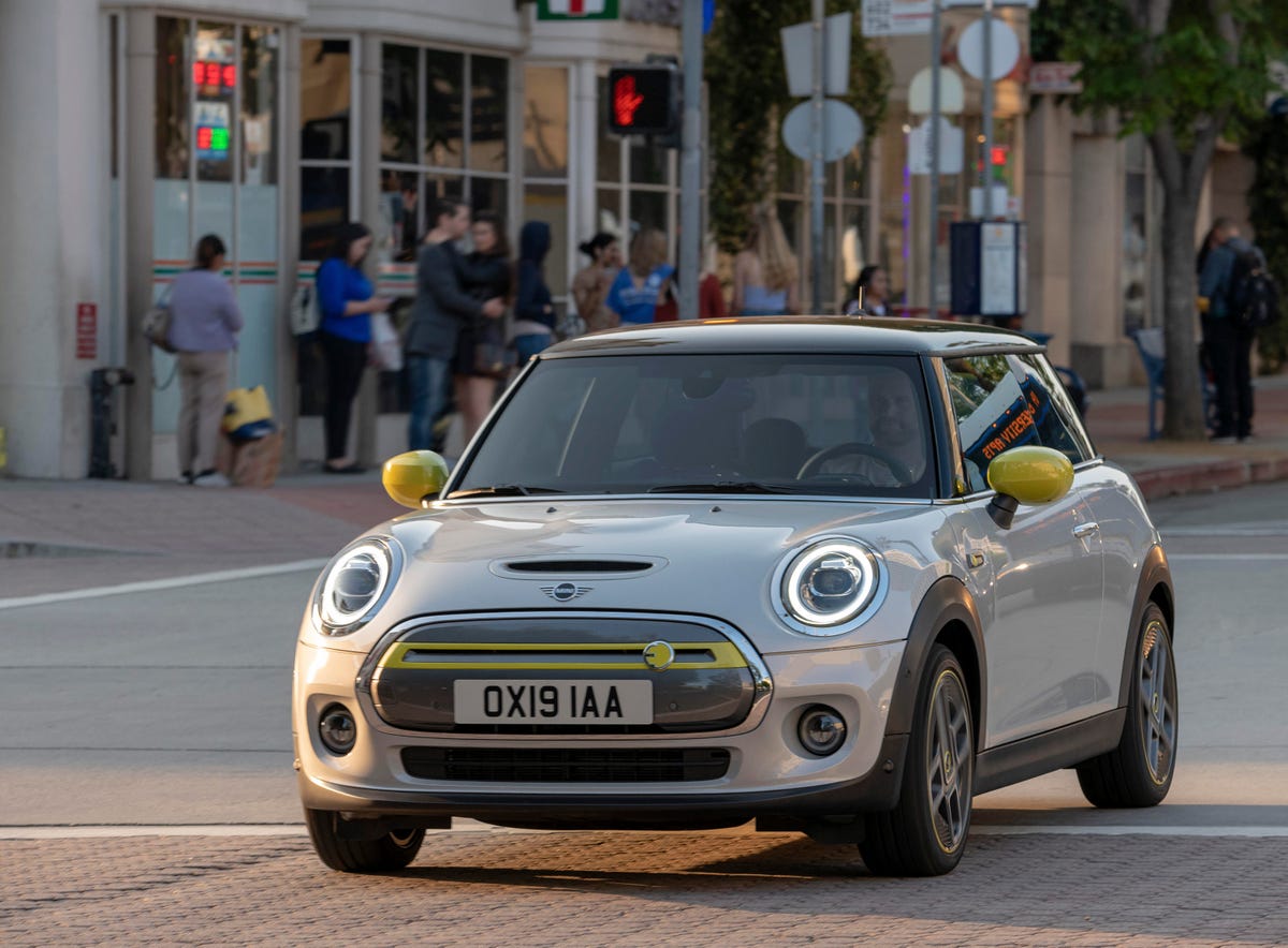 2020 Mini Cooper SE zaps its way onto the scene with battery-electric ...