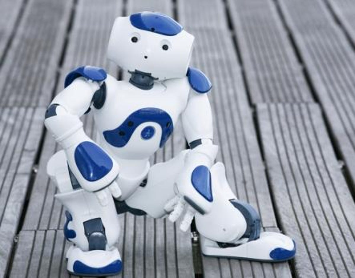 Nao: Do emotional robots make better companions?