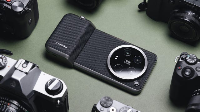 travel zoom camera with best image quality