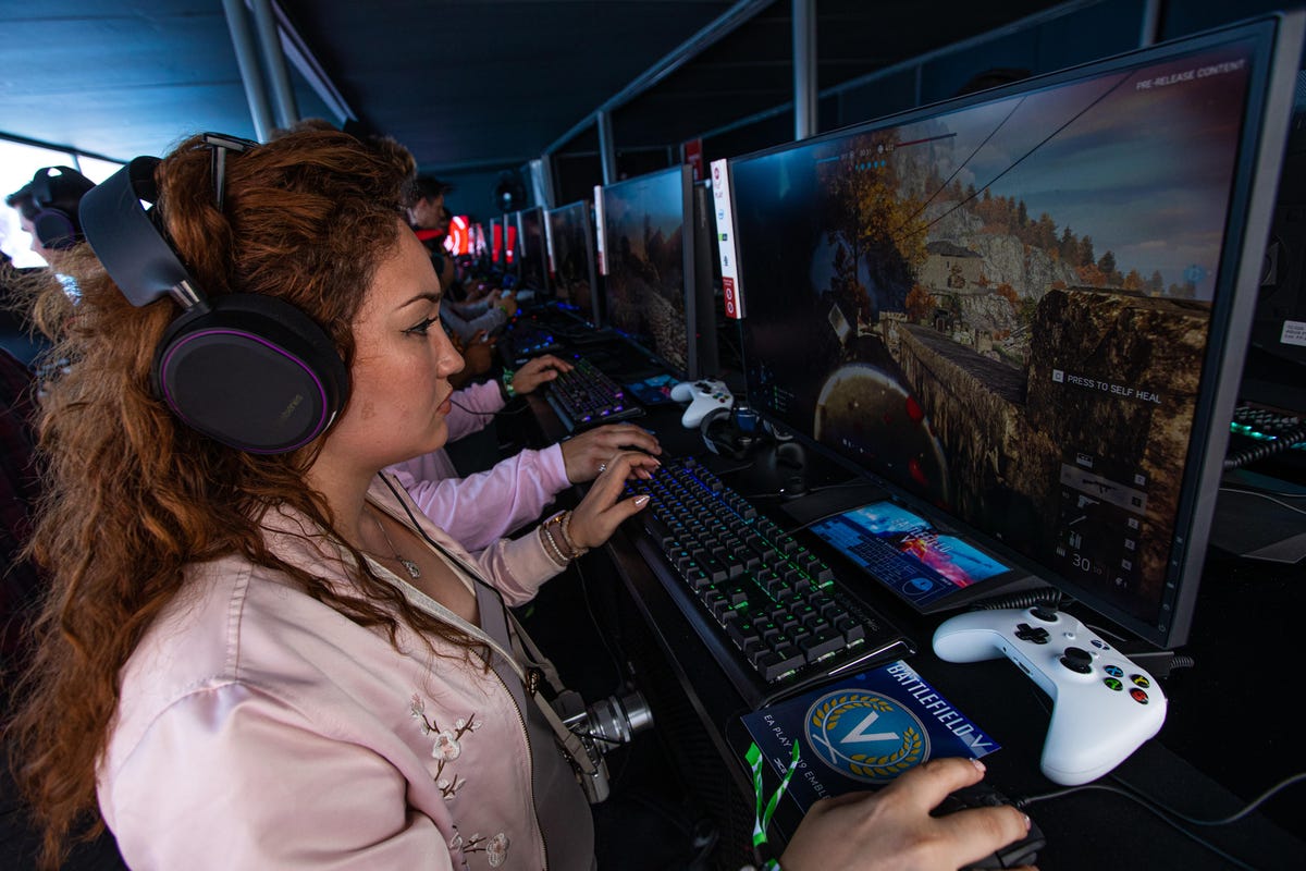 EA Play gaming at E3 2019