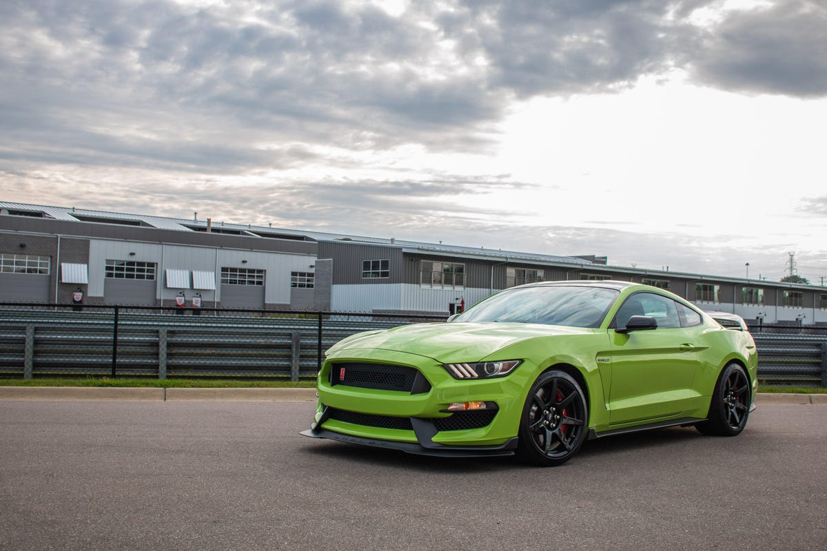 2020-ford-mustang-shelby-gt350r-57