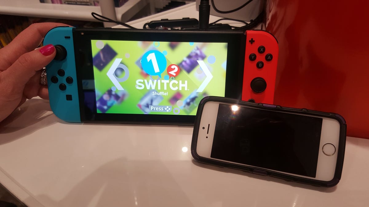 nintendo-switch-and-iphone-se-mike-sorrentino.jpg