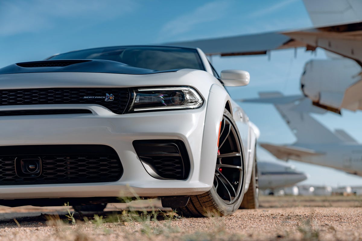 2020 Dodge Charger Scat Pack Widebody is a mean, green machine - CNET