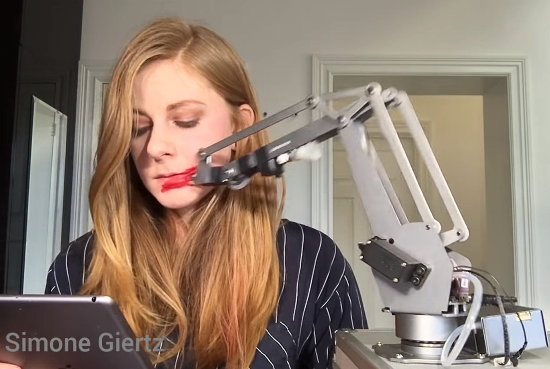 Lipstick robot