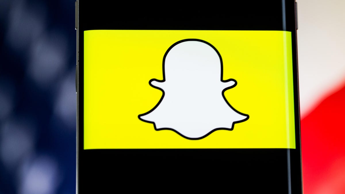 snapchat-logo-phone-united-states-flag-4527