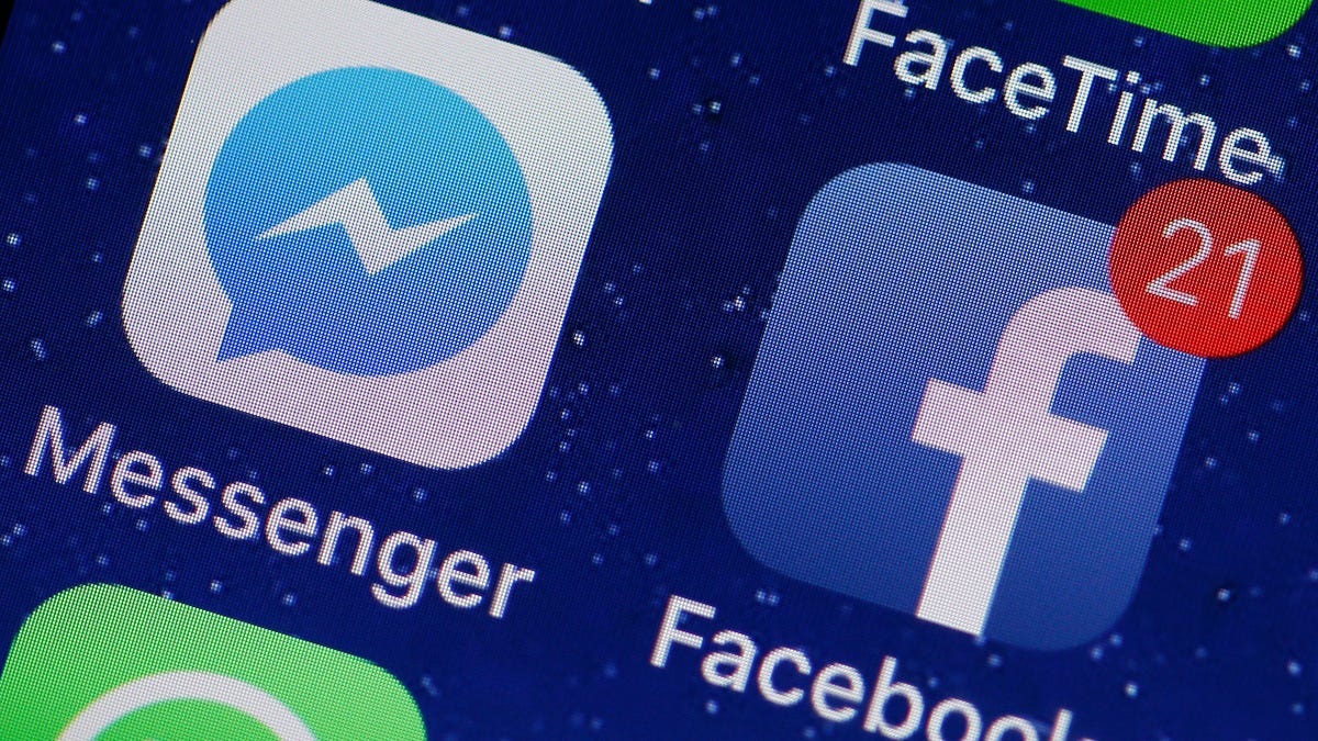 Messenger And Facebook : Illustration