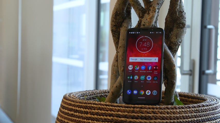 Moto Z3 Play's free battery pack lasts for days