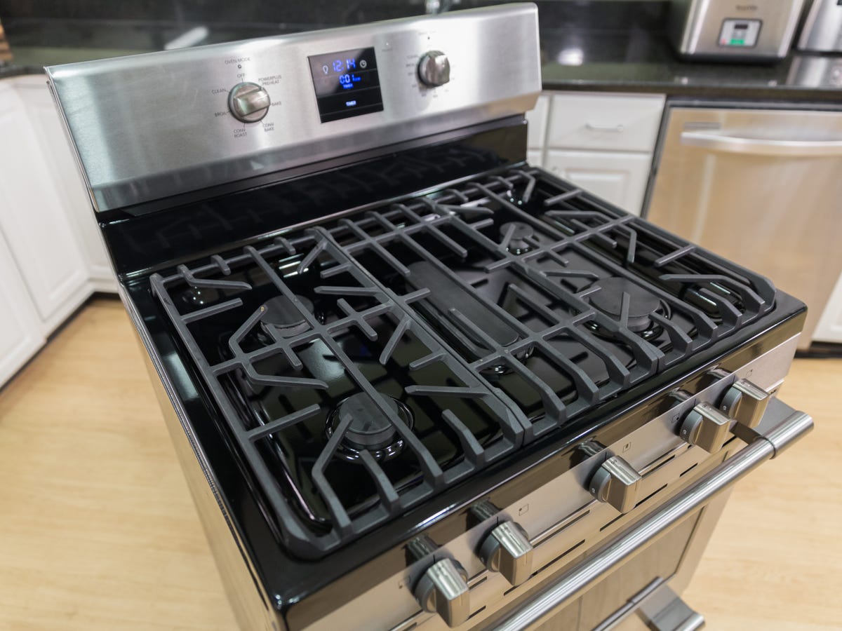 Kenmore 74343 review: This simple gas range wins the race - CNET