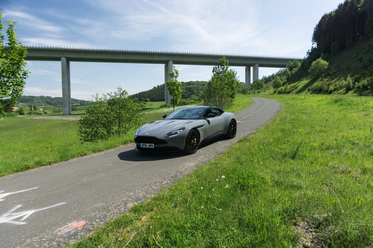 Aston Martin DB11 AMR